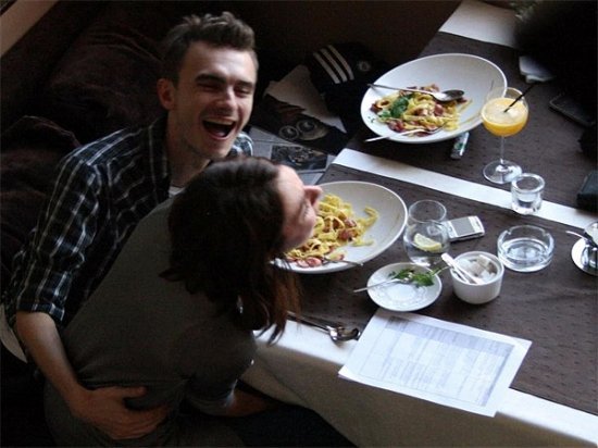 Агния Дитковските и Рома Кенга