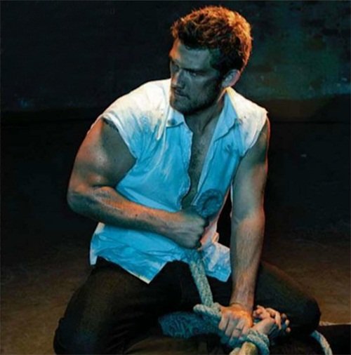 Алекс Петтифер