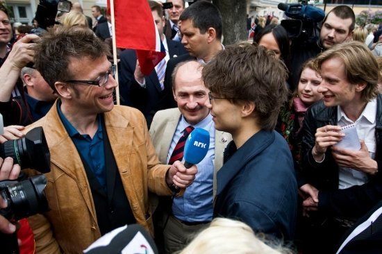 Александр Рыбак в норвежском консульстве