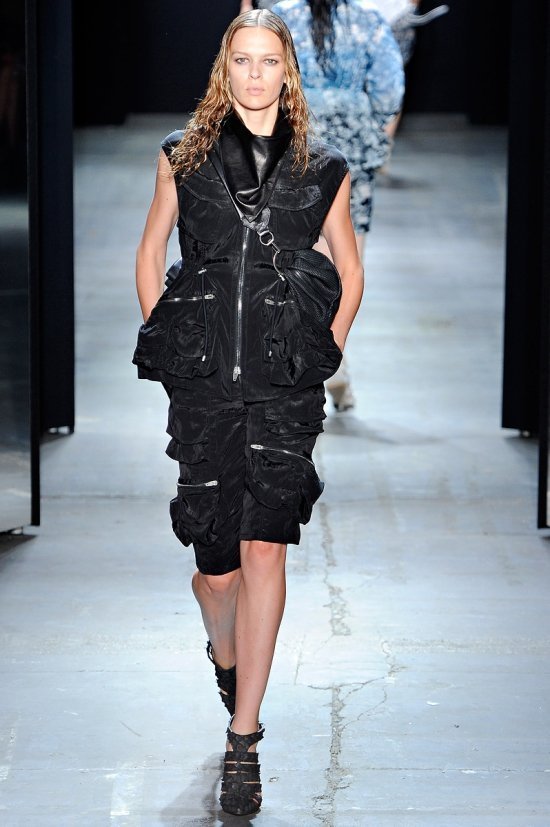 Александр Ванг