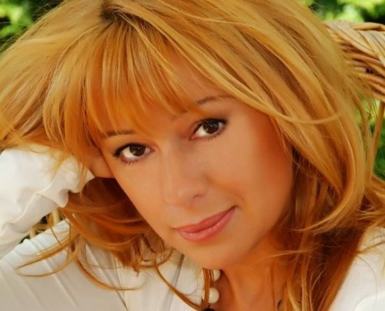 Алена Апина