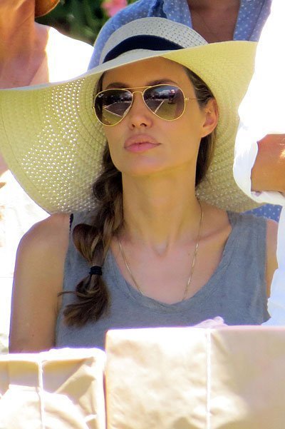 Анджелина Джоли