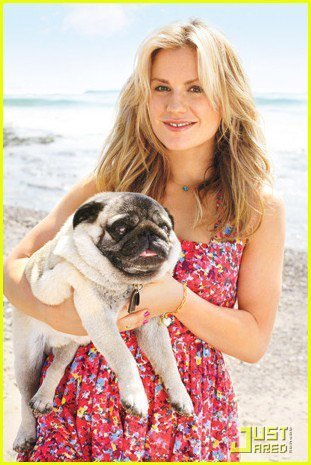 Анна Пакуин