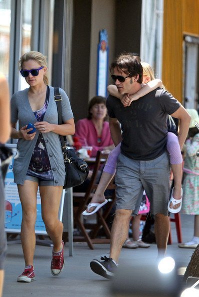 Анна Пакуин и Стивен Мойер