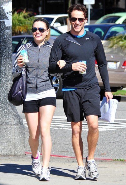 Анна Пакуин и Стивен Мойер