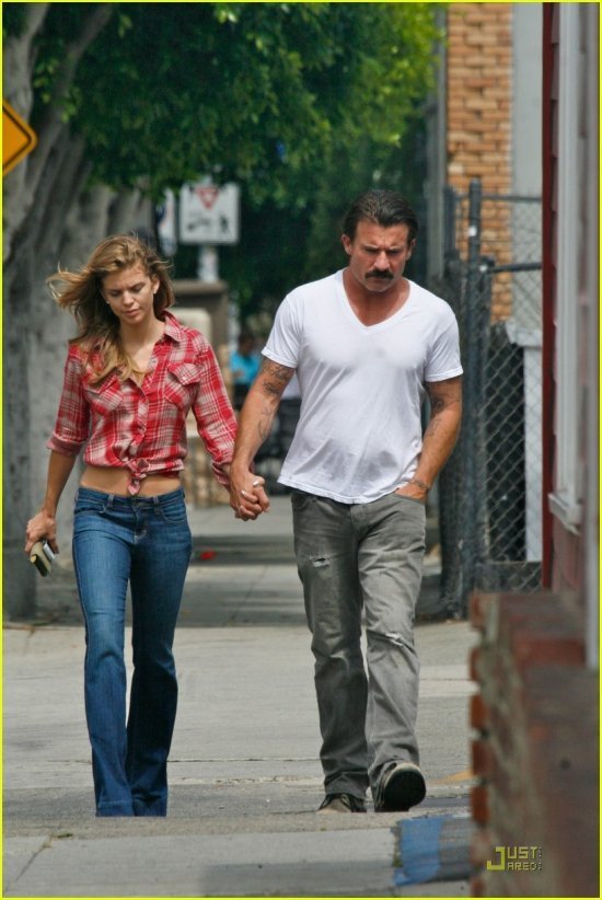 АннаЛинн МакКорд