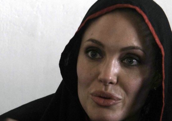 Анжелина Джоли