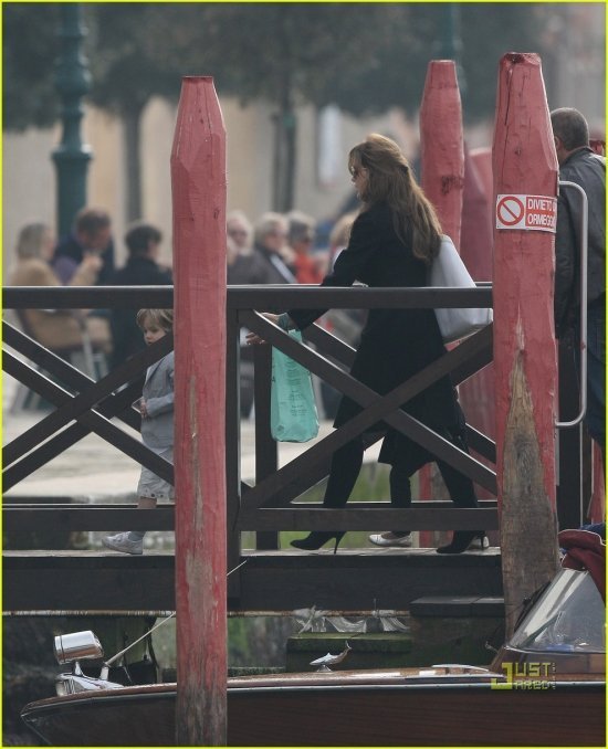 Анжелина Джоли