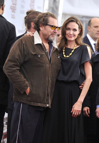 Анжелина Джоли