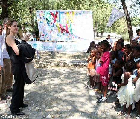 Анжелина Джоли