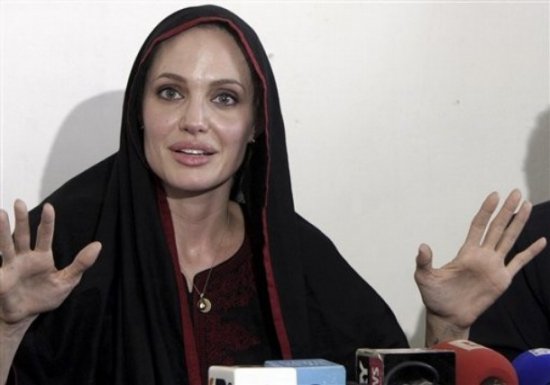 Анжелина Джоли