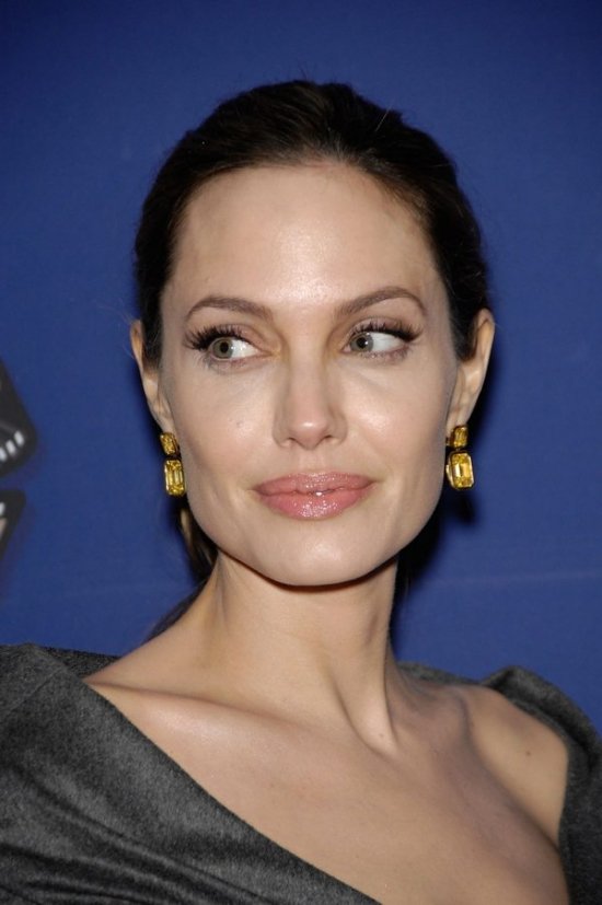 Анжелина Джоли