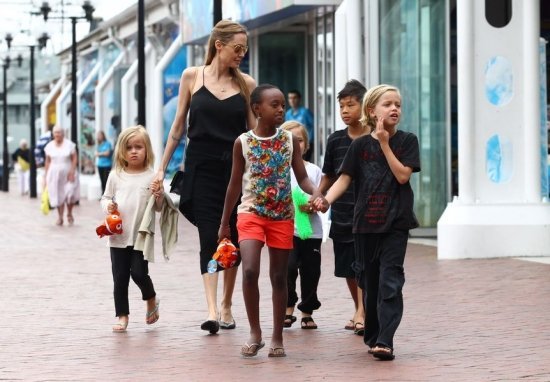 Анжелина Джоли