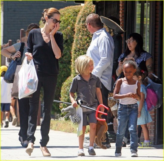 Анжелина Джоли