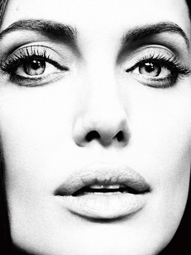 Анжелина Джоли