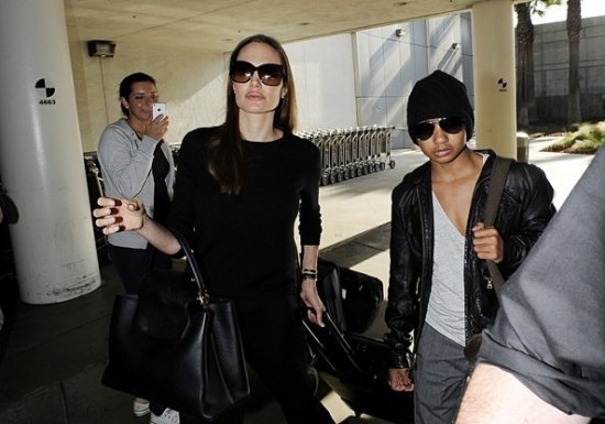 Анжелина Джоли