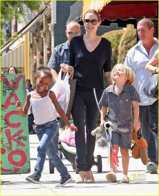 Анжелина Джоли