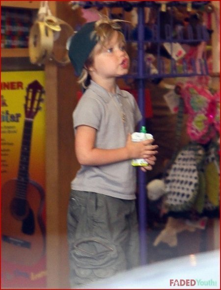 Анжелина Джоли