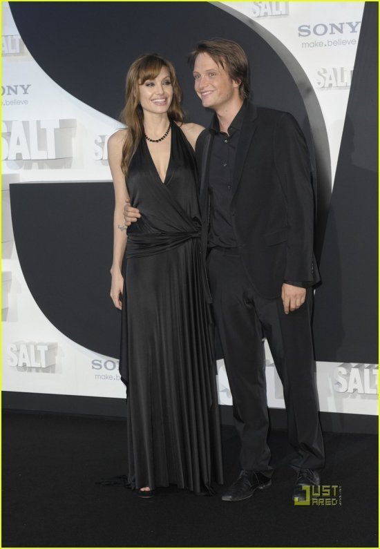 Анжелина Джоли