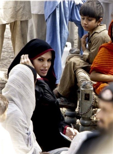 Анжелина Джоли