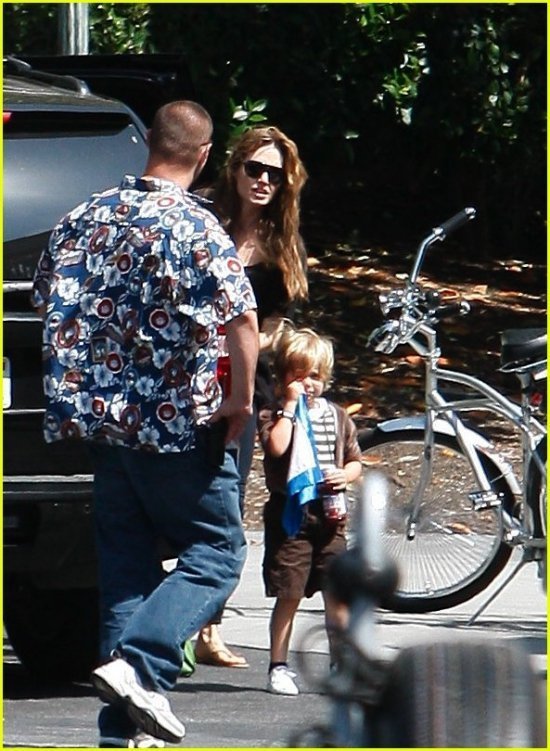 Анжелина Джоли