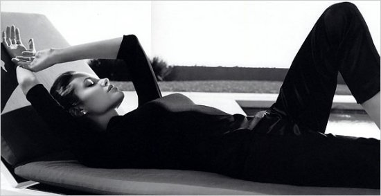 Анжелина Джоли для St. John