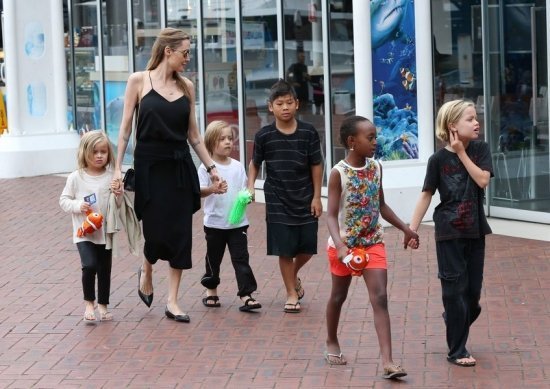 Анжелина Джоли