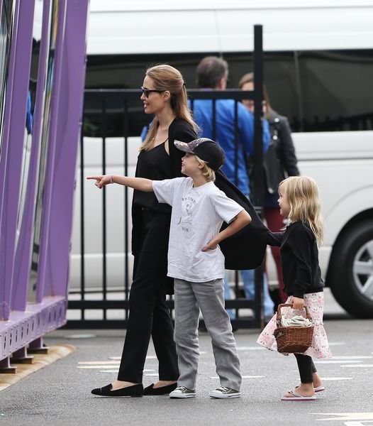 Анжелина Джоли