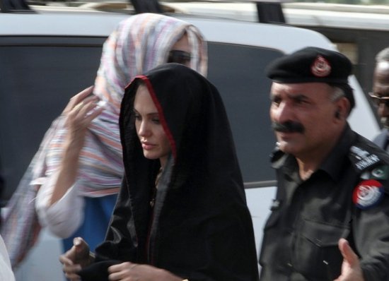 Анжелина Джоли