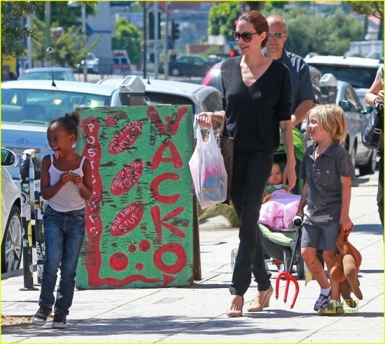 Анжелина Джоли