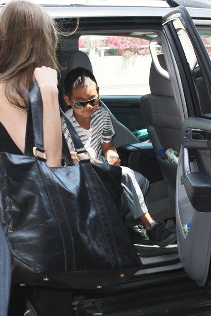 Анжелина Джоли и Мэддокс