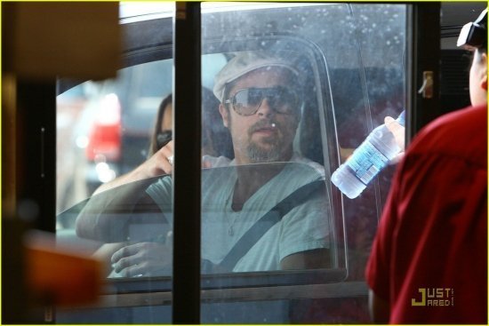 Брэд Питт у МакДональдса