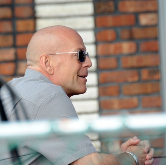 Брюс Уилилс на съемках