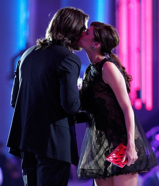 Critics Choice Award