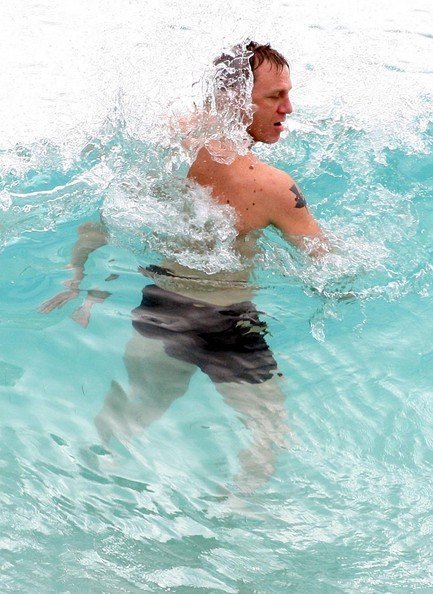 Дэниел Крэйг10