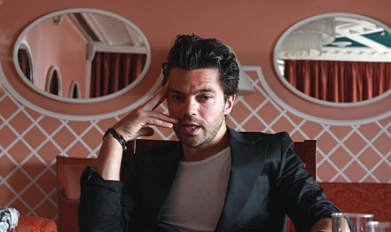 Доминик Купер