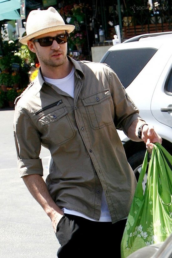 Джастин Тимберлейк и Джессика Бил идут за покупками