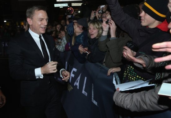 Джеймс Бонд