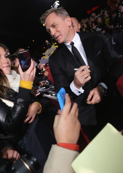 Джеймс Бонд