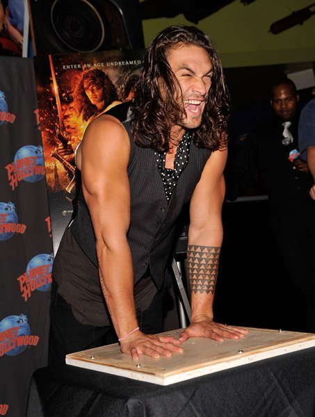 Джейсон Момоа