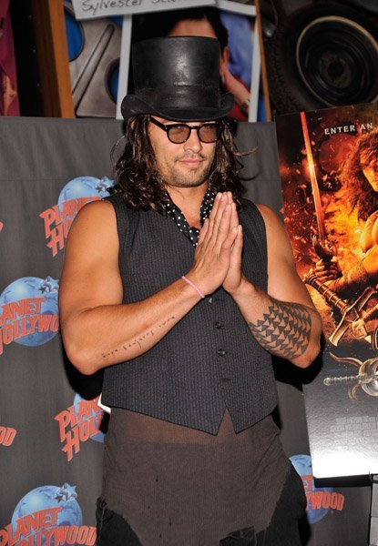 Джейсон Момоа