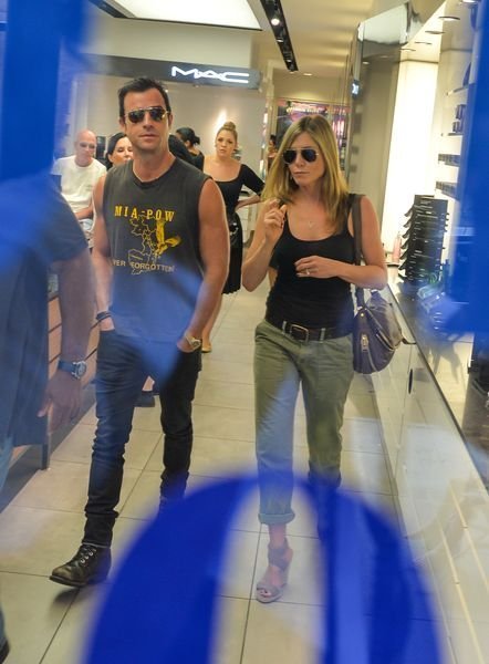 Дженнифер Энистон