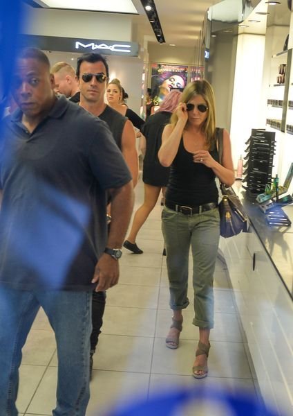 Дженнифер Энистон