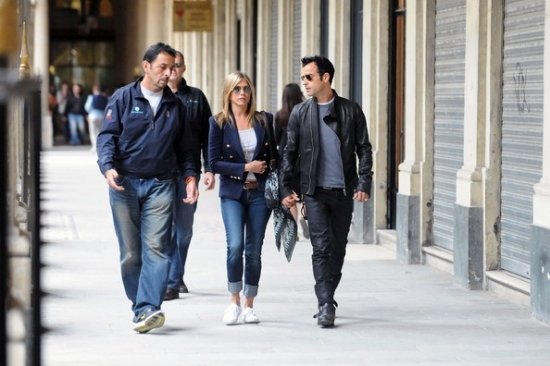 Дженнифер Энистон