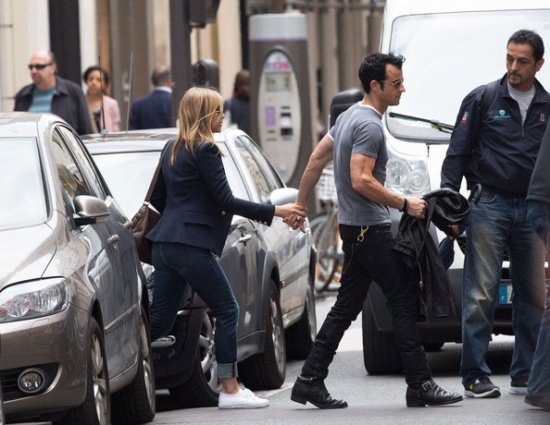 Дженнифер Энистон