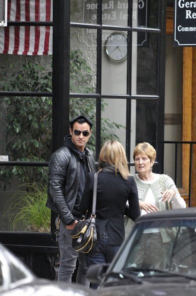 Дженнифер Энистон