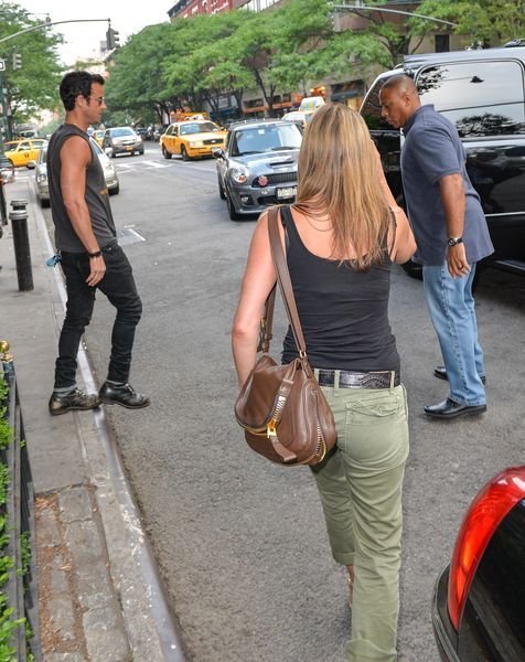 Дженнифер Энистон