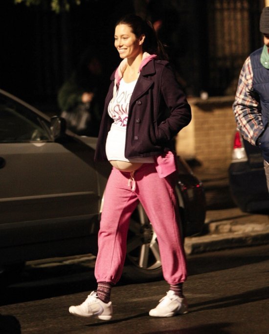 Джессика Бил