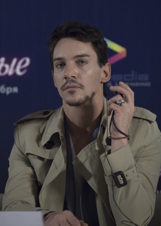 Джонатан Рис-Майерс