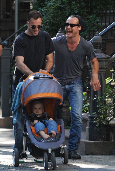 Джуд Лоу и Джонни Ли Миллер